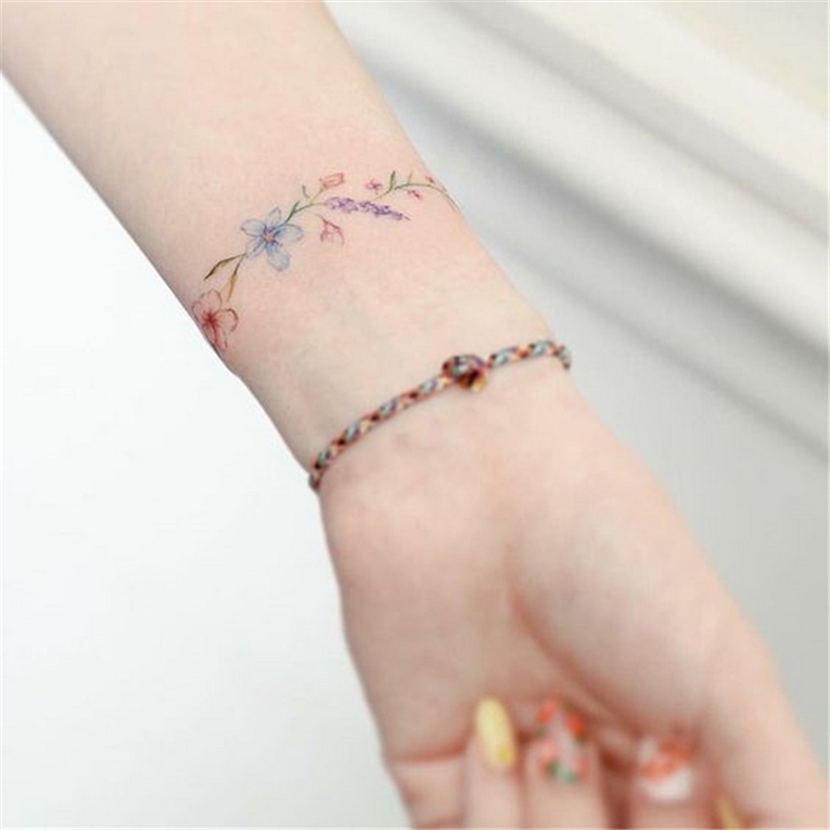 Gorgeous Flower Wrist Bracelet Tattoos For Women Ideas Style Female