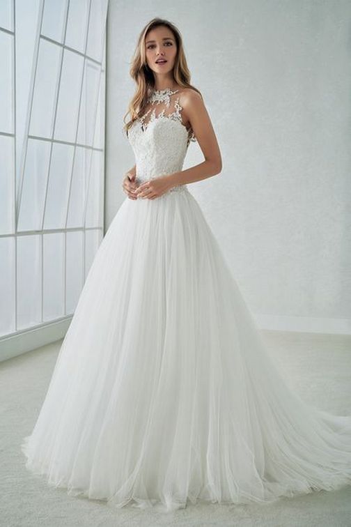 wedding dresses for 40 year olds