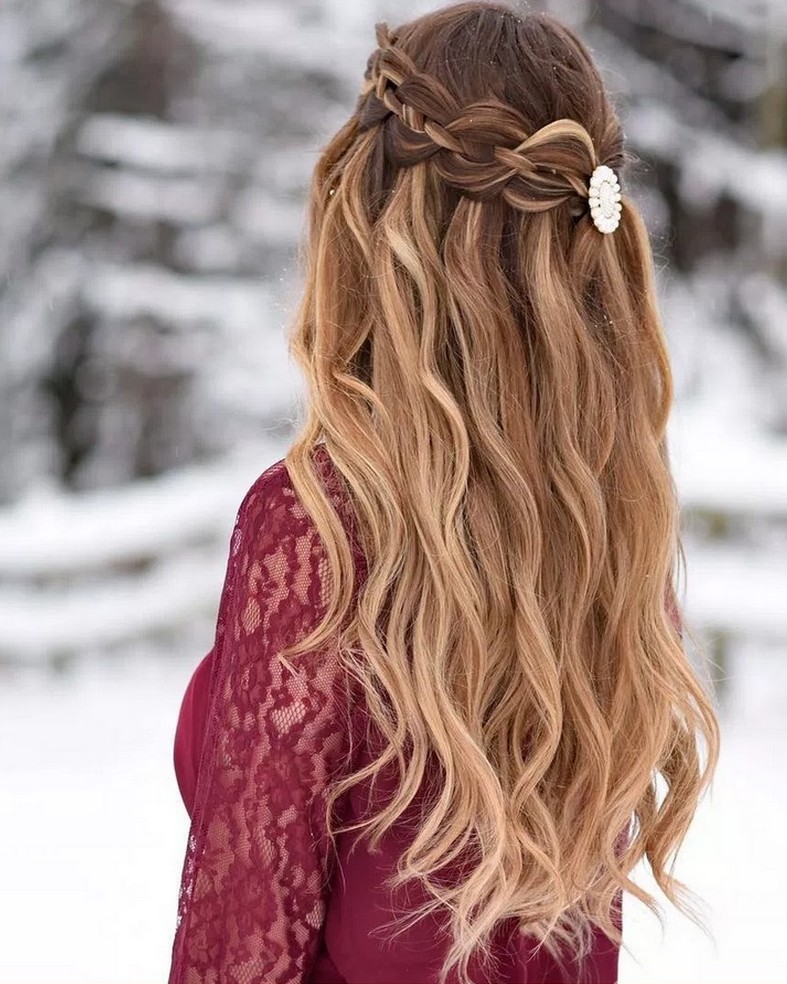 30 Simple Long Hairstyles for Party Look Ideas 19
