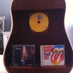 40 DIY Repurpose Old Guitars Ideas 18