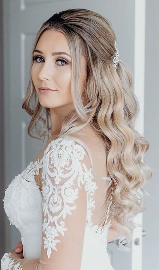 40 Wedding Hairstyles For Blonde Brides Ideas 4 Style Female 7096