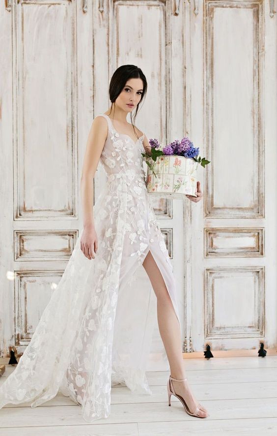 50 Bridal Dresses with Perfect Split Ideas 46
