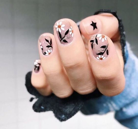 50 Floral Nail Art for Summer and Spring Ideas 19