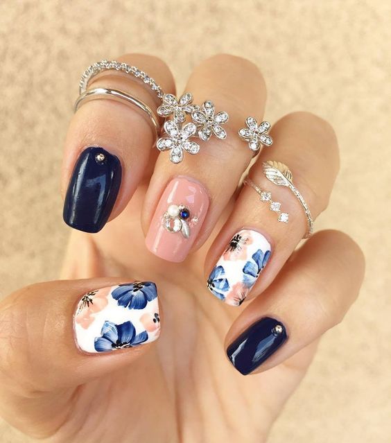 50 Floral Nail Art for Summer and Spring Ideas 20