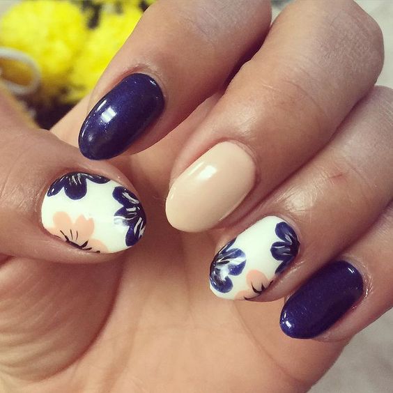 50 Floral Nail Art for Summer and Spring Ideas 30