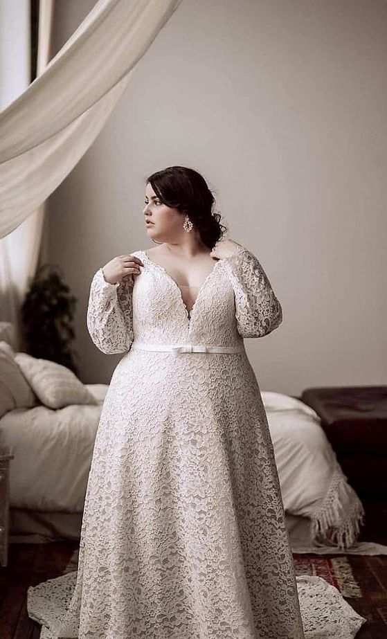 50 V Neck Bridal Dresses for Plus Size Ideas 25