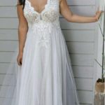 50 V Neck Bridal Dresses for Plus Size Ideas 35
