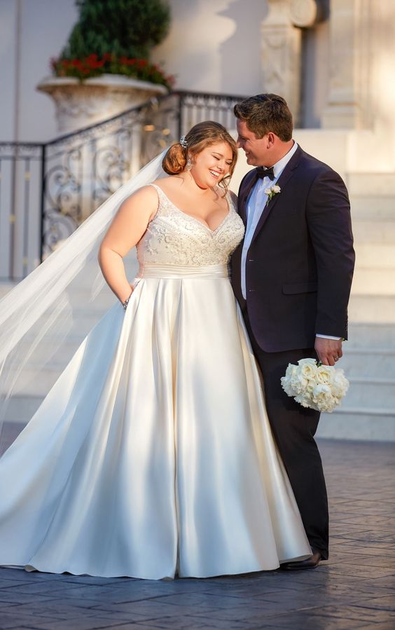 50 V Neck Bridal Dresses for Plus Size Ideas 5