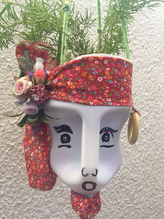 50 Ways to Reuse Plastic Bottles to Cute Planters Ideas 13