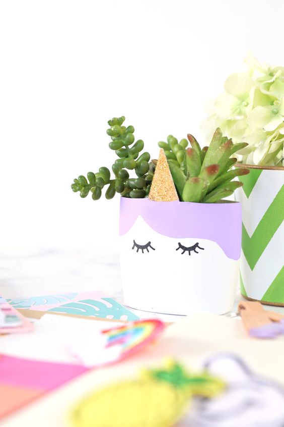 50 Ways to Reuse Plastic Bottles to Cute Planters Ideas 22