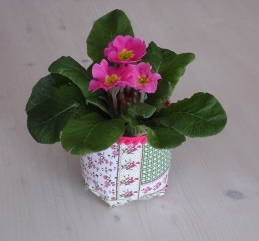 50 Ways to Reuse Plastic Bottles to Cute Planters Ideas 30