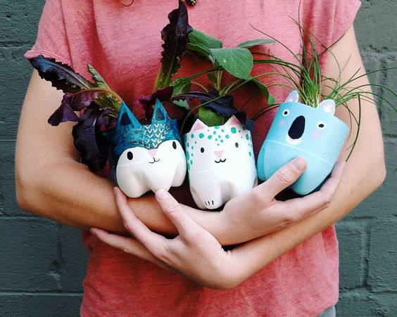 50 Ways to Reuse Plastic Bottles to Cute Planters Ideas 31