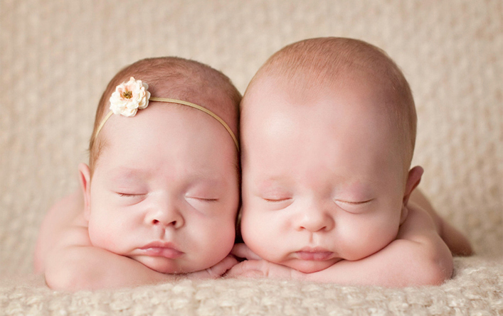 100 Cute Twins New Born Photography You Can Copy 1