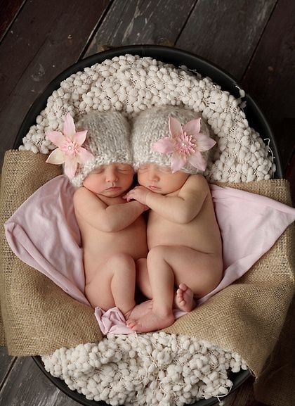 100 Cute Twins New Born Photography You Can Copy 14 1