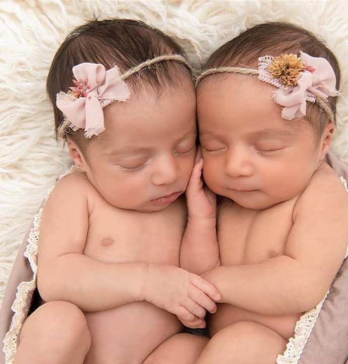 100 Cute Twins New Born Photography You Can Copy 16 1