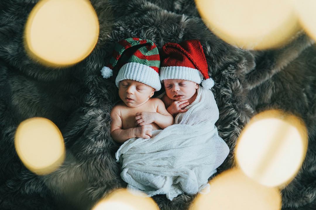 100 Cute Twins New Born Photography You Can Copy 34