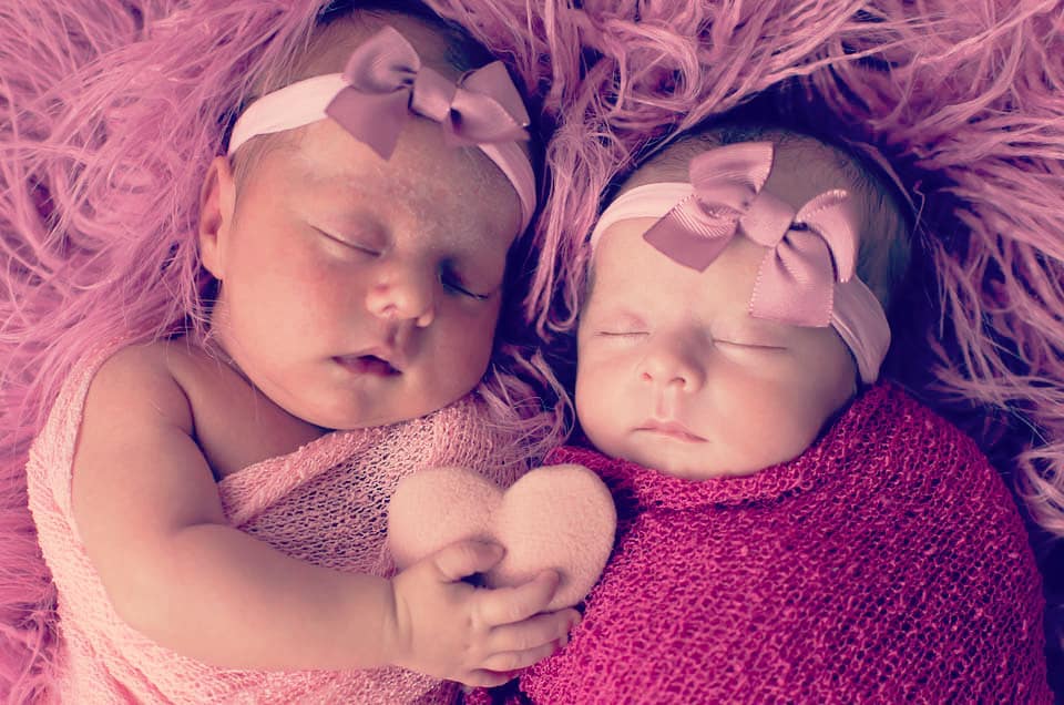 100 Cute Twins New Born Photography You Can Copy 45