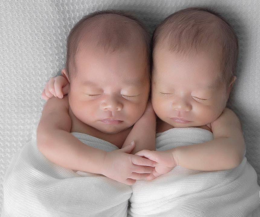 100 Cute Twins New Born Photography You Can Copy 58 1