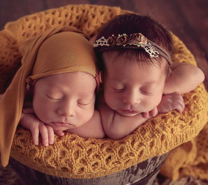 100 Cute Twins New Born Photography You Can Copy 61 1