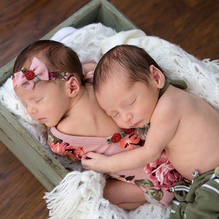 100 Cute Twins New Born Photography You Can Copy 63