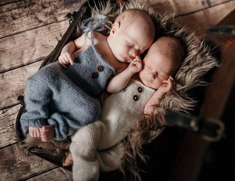 100 Cute Twins New Born Photography You Can Copy 72