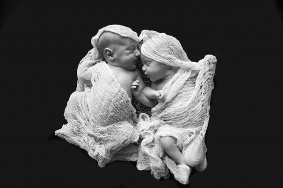 100 Cute Twins New Born Photography You Can Copy 8 1