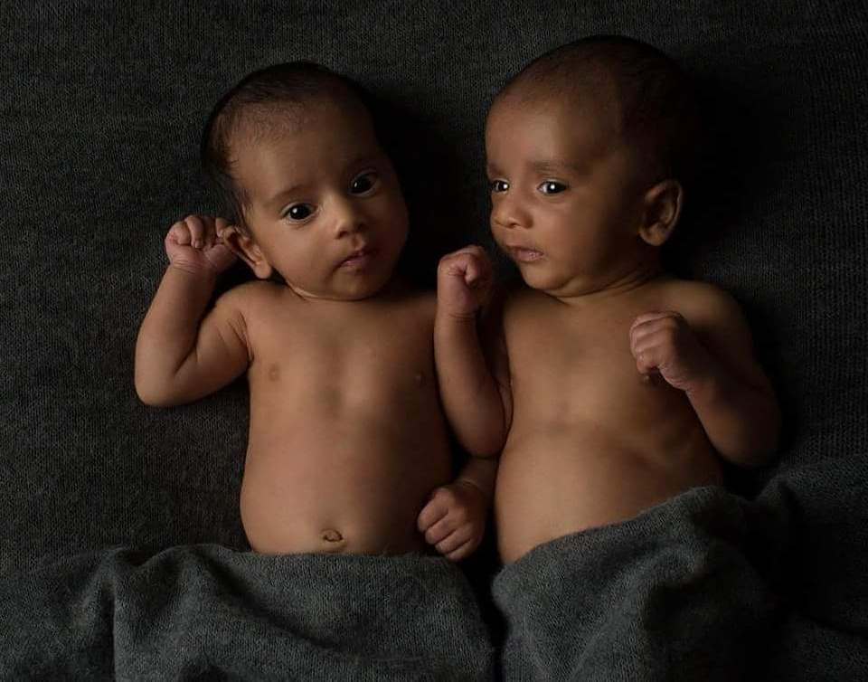 100 Cute Twins New Born Photography You Can Copy 85