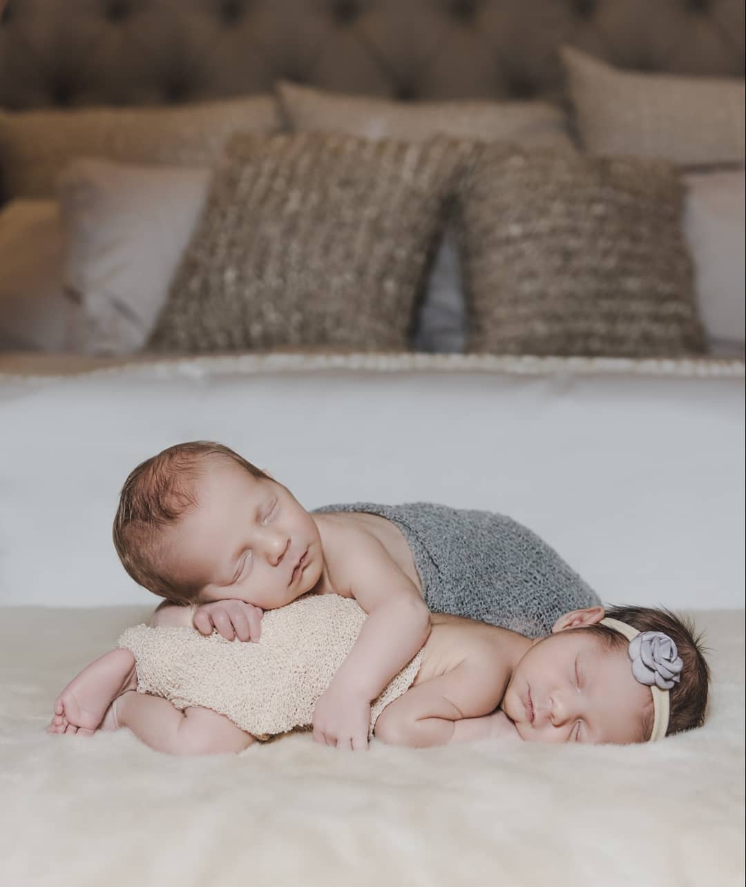 100 Cute Twins New Born Photography You Can Copy 87