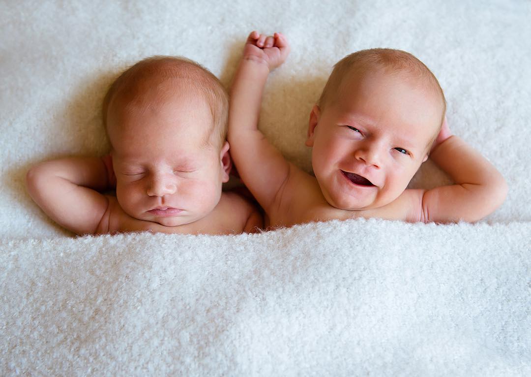100 Cute Twins New Born Photography You Can Copy 95