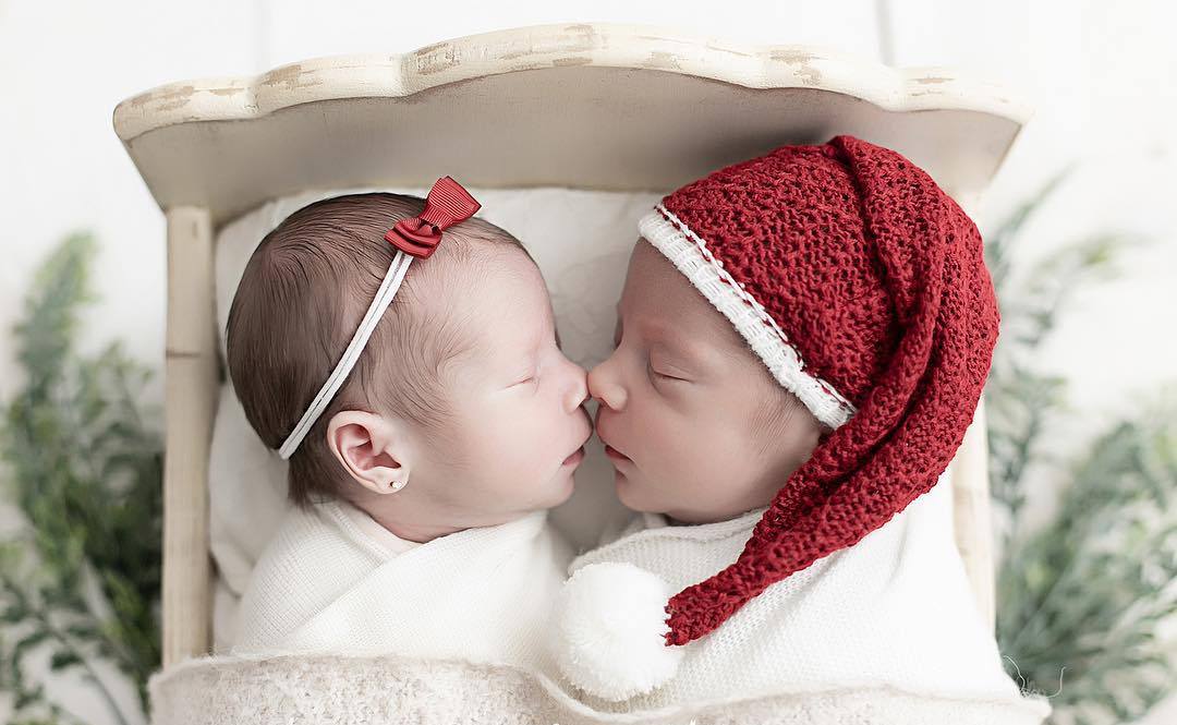 100 Cute Twins New Born Photography You Can Copy 97