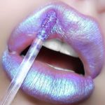 30 Holographic Lips Ideas 8