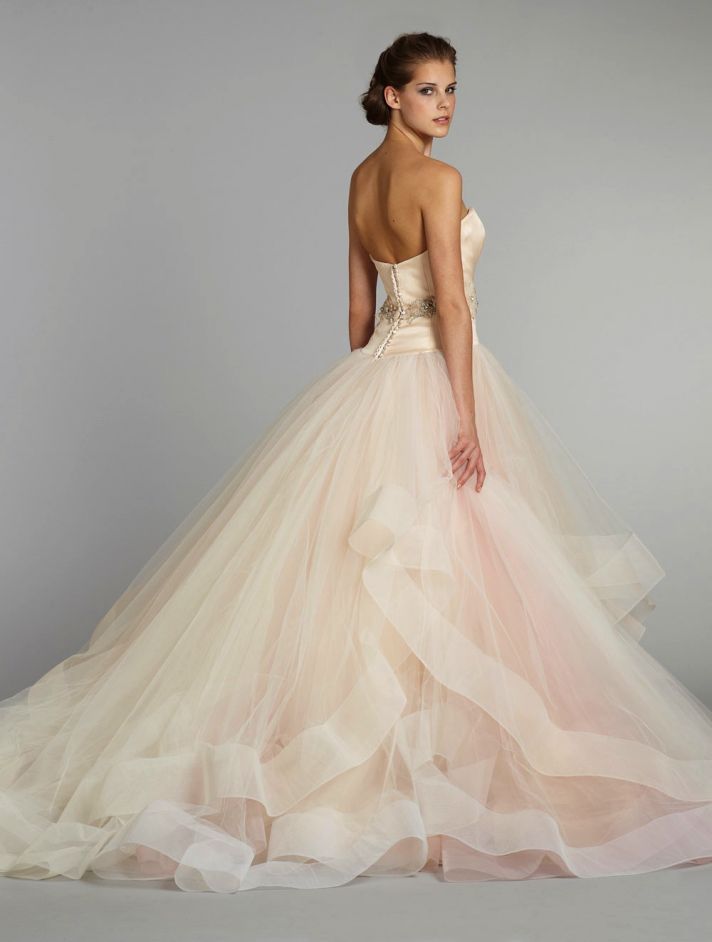 30 Soft Color Look Bridal Dresses Ideas 10
