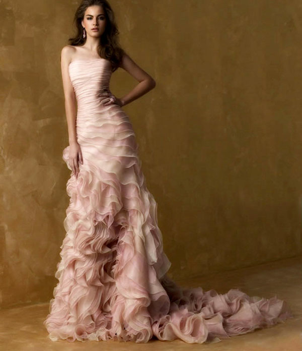 30 Soft Color Look Bridal Dresses Ideas 23