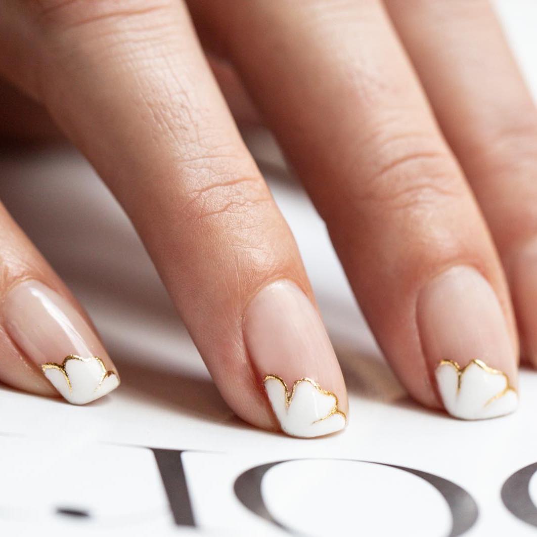 40 Elegant Look Bridal Nail Art Ideas 24