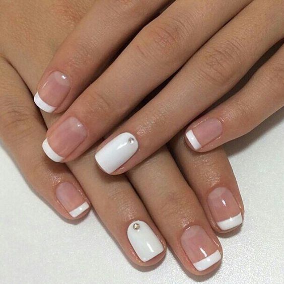 40 Elegant Look Bridal Nail Art Ideas 26