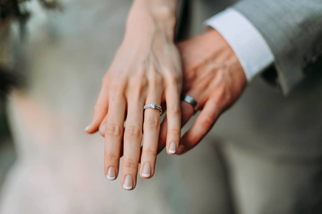 40 Elegant Look Bridal Nail Art Ideas 27