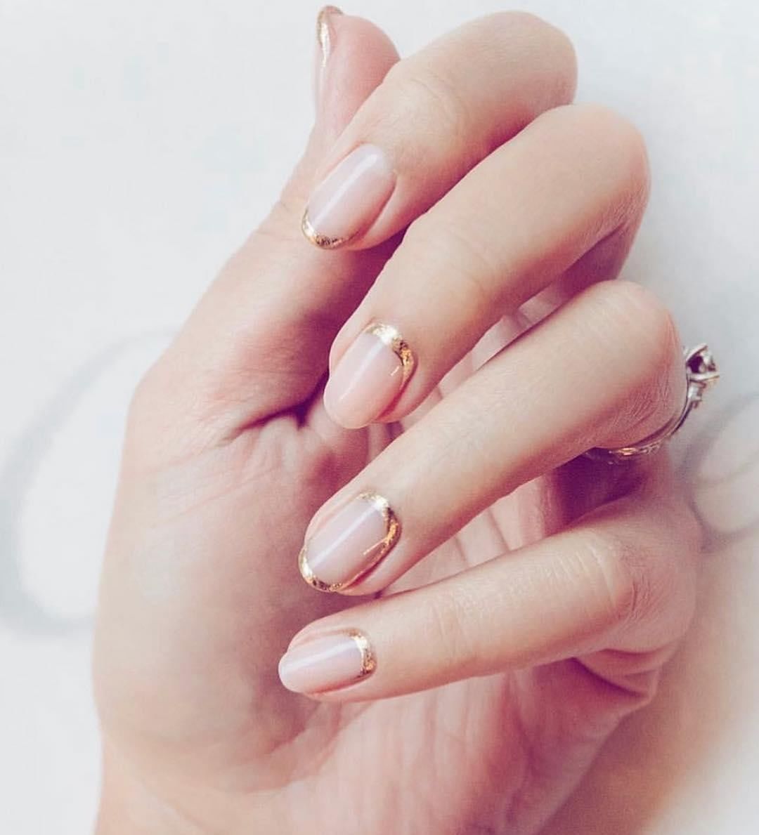 40 Elegant Look Bridal Nail Art Ideas 35