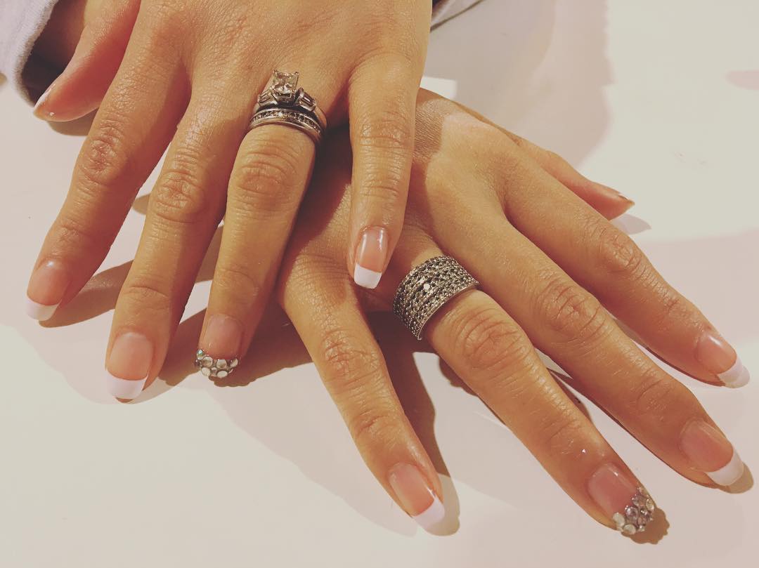 40 Elegant Look Bridal Nail Art Ideas 39