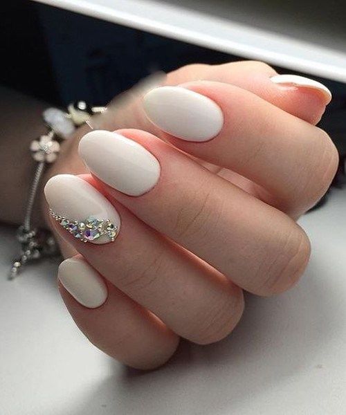 40 Elegant Look Bridal Nail Art Ideas 4