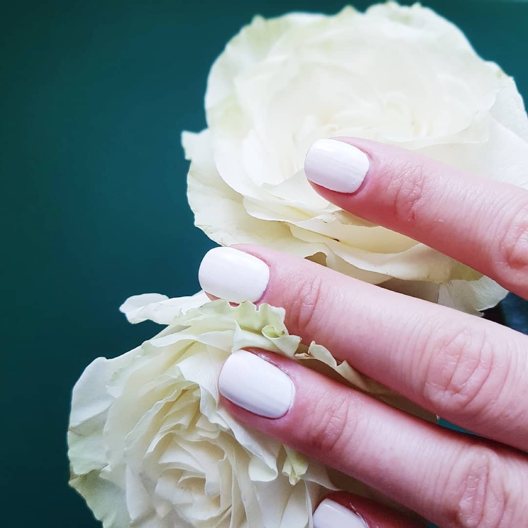 40 Elegant Look Bridal Nail Art Ideas 42