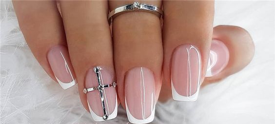 40 Elegant Look Bridal Nail Art Ideas 5
