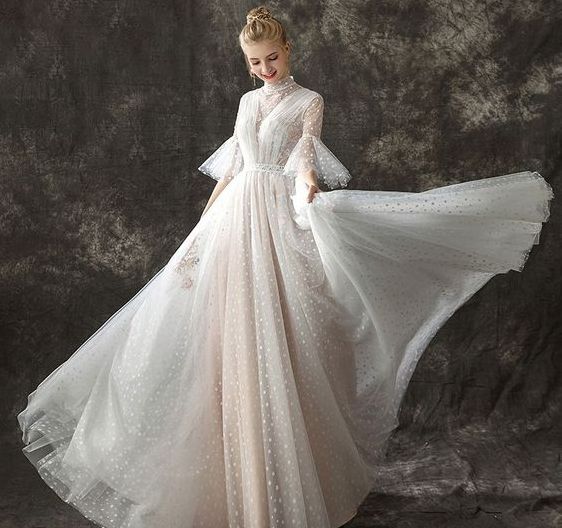 50 Simple Glam Victorian Neck Style Bridal Dresses Ideas 11