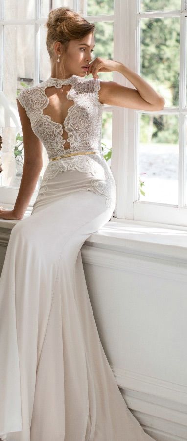 50 Simple Glam Victorian Neck Style Bridal Dresses Ideas 13