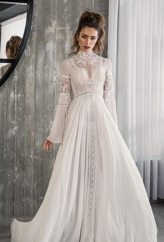 50 Simple Glam Victorian Neck Style Bridal Dresses Ideas 23