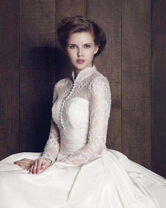 50 Simple Glam Victorian Neck Style Bridal Dresses Ideas 24