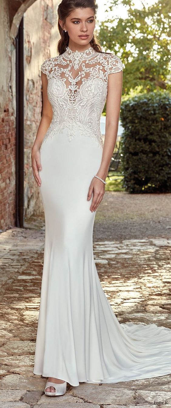 50 Simple Glam Victorian Neck Style Bridal Dresses Ideas 38