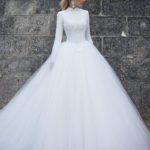 50 Simple Glam Victorian Neck Style Bridal Dresses Ideas 41