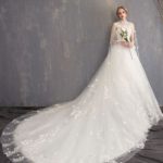 50 Simple Glam Victorian Neck Style Bridal Dresses Ideas 8