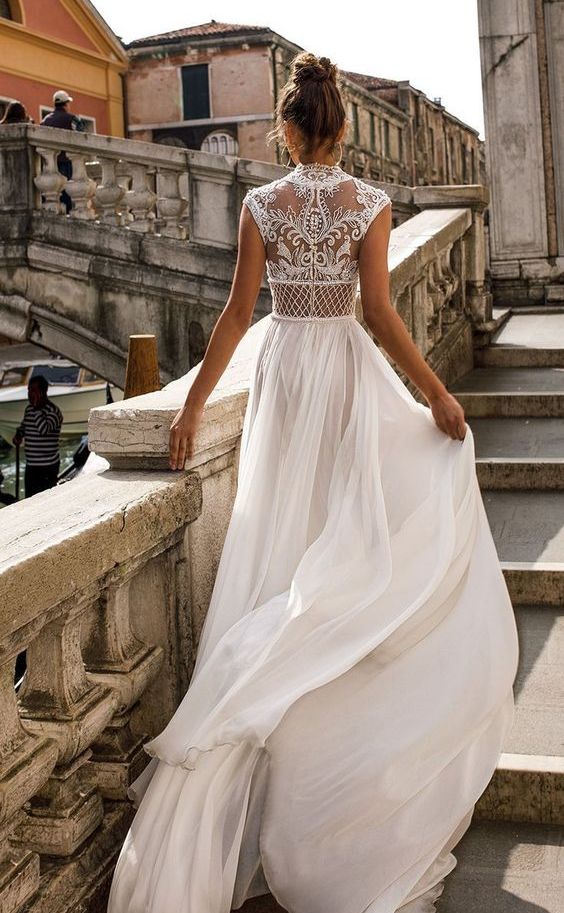 50 Simple Glam Victorian Neck Style Bridal Dresses Ideas 9