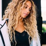 40 Loose Curly Natural Hairstyle Ideas 12